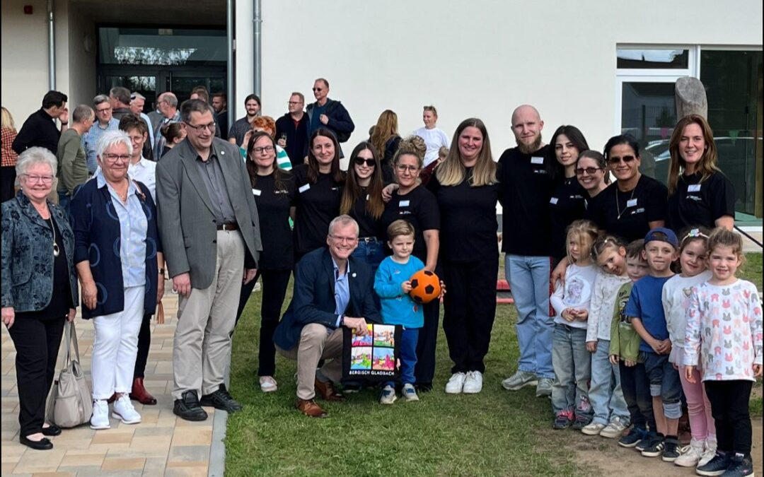 Neubau mit Atelier, Werkstatt und Theater