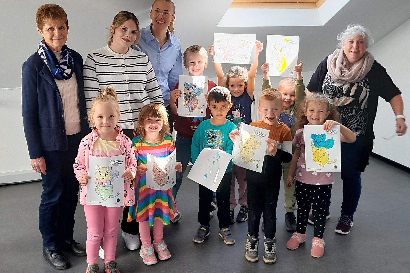Gruppenbild mit Kindern