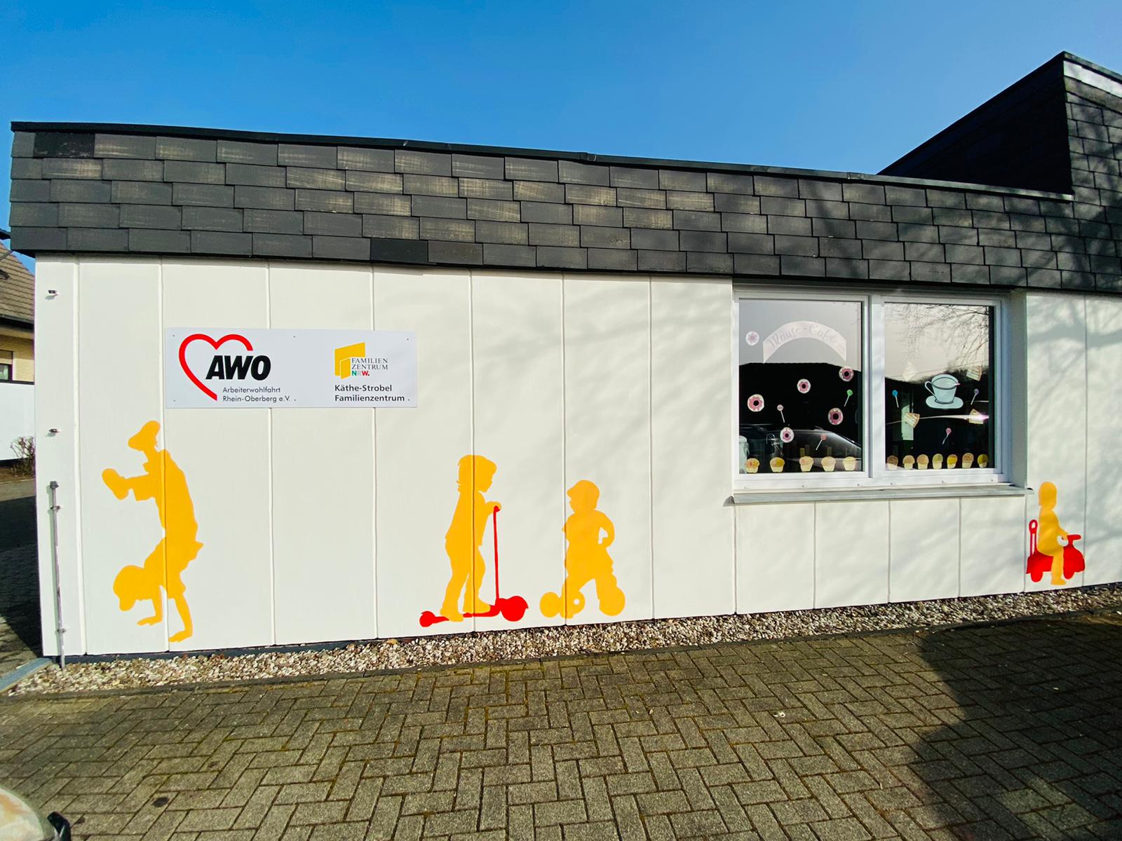 Ansicht Kita mit Schild