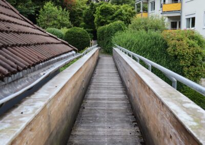 Brücke zum Gemeinschaftsgarten