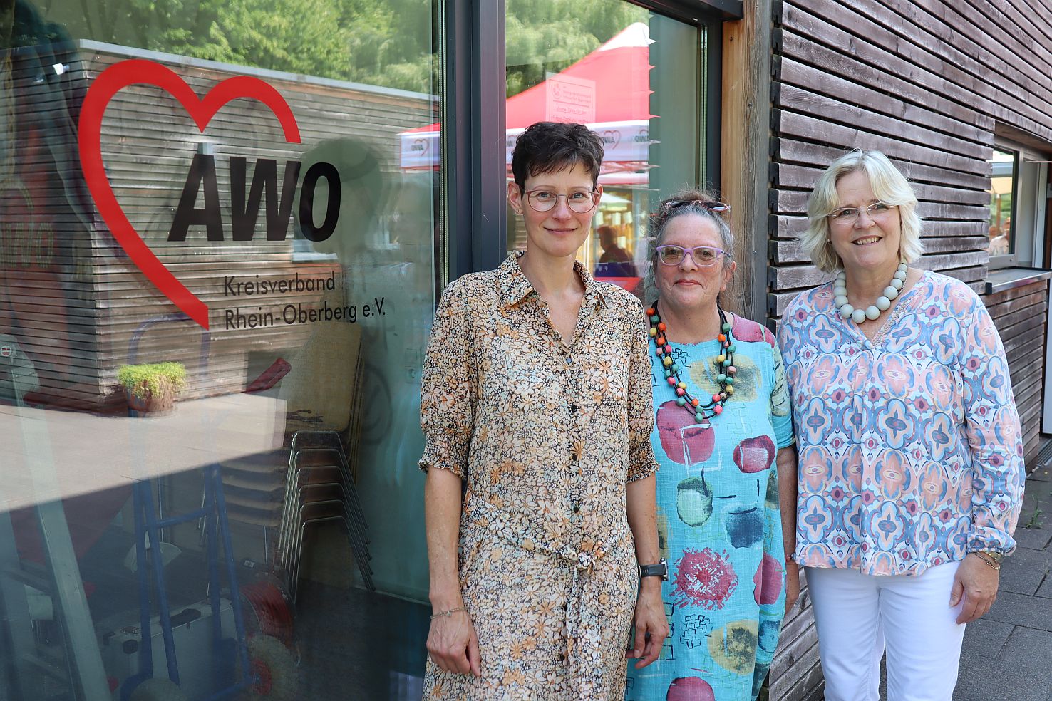 Vorständin Sylvia Streb, die ausgeschiedene Vorständin Alwine Pfefferle und Vorstandsvorsitzende Evelyn Timm vom AWO Kreisverband Rhein-Oberberg