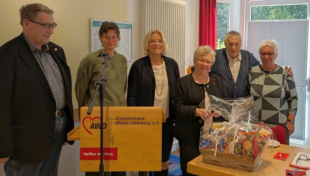 Fot mit dem Vorstand der AWO